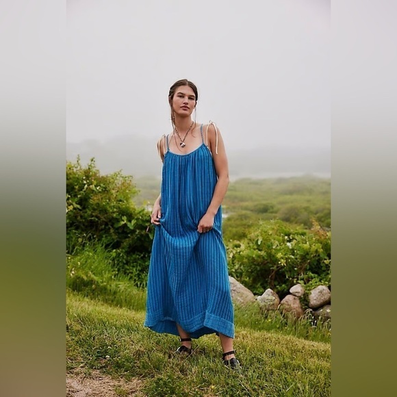 Free People Dresses & Skirts - New Free People Rio Reversible Midi dress size XS